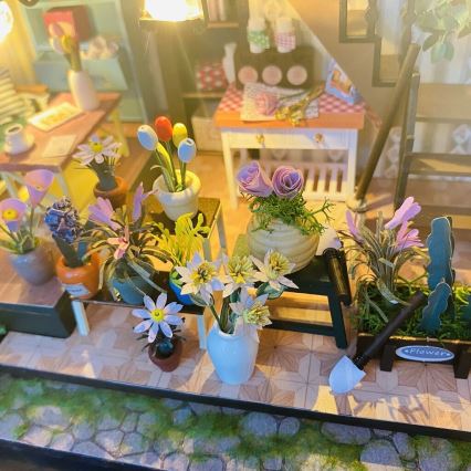 2Kids Toys - Miniatura da casinha Darcyin casa das flores 2xAAA