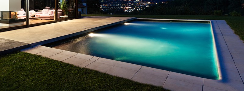 Como iluminar uma piscina?