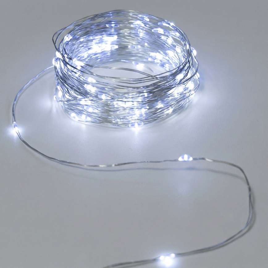 Aigostar - Cordão de luz LED para exterior 50 LEDs/3xAA IP44 5,3 m branco frio