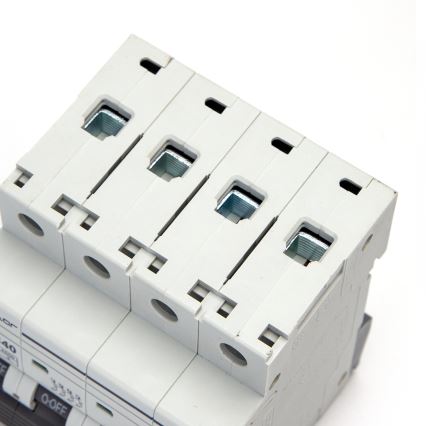 Aigostar - Disjuntor tetrapolar 4P-20A-C 400V