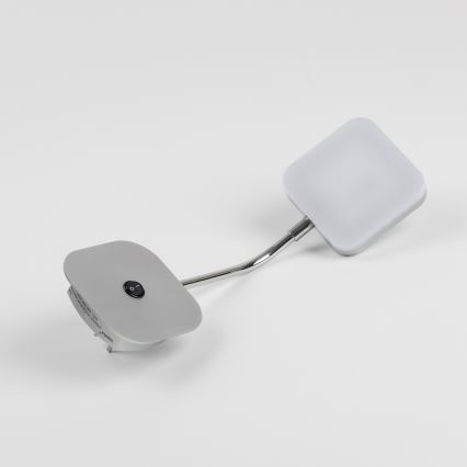 Aplique de parede LED para tomada LED/3,2W/230V com acabamento cromado brilhante