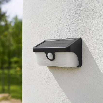 Aplique solar de parede LED com sensor LINK LED/5W/3,7V IP65 preto