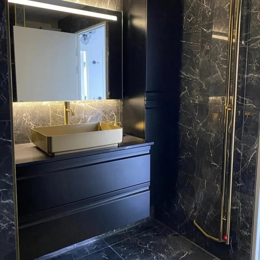 BATH DELUXE 06-052-18-70-00 - Cuba de apoio LJORDAL 52x34 cm em aço inoxidável com acabamento em latão escovado