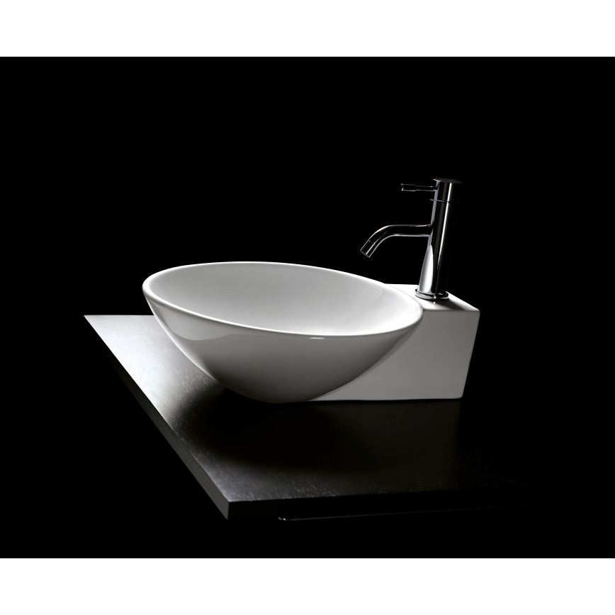 Bathco 0028 - Lavatório de bancada BAYONA 42x50,5 cm porcelana/branco