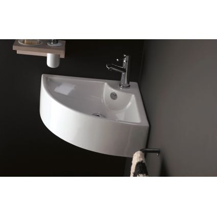 Bathco 0043 - Lavatório suspenso de canto OPORTO 64,5x47 cm porcelana/branco