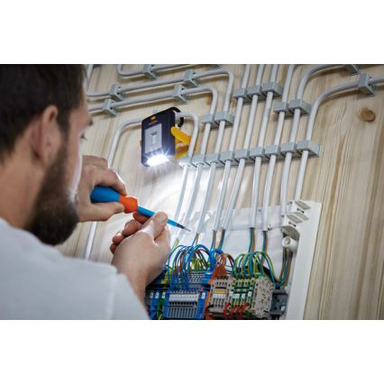 Brennenstuhl - Lanterna de trabalho LED LED/3xAAA laranja