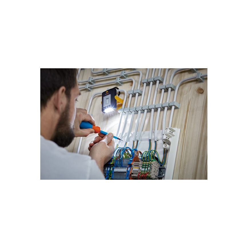 Brennenstuhl - Lanterna de trabalho LED LED/3xAAA laranja