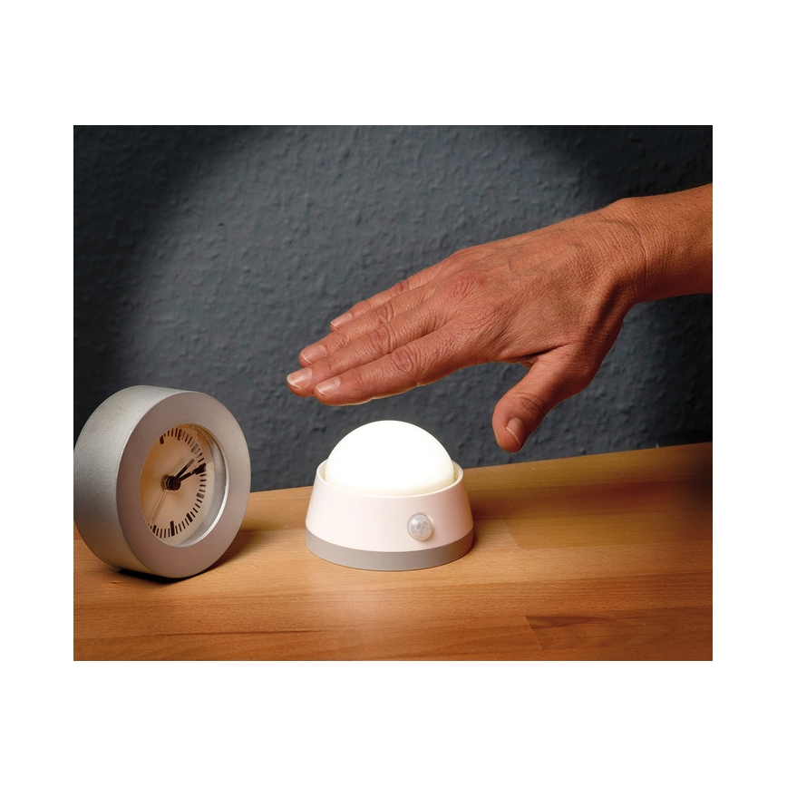 Brennenstuhl - Luminária de orientação LED com sensor de movimento LED/3xAA 3000K