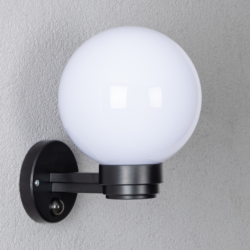 Brilagi - Aplique de parede exterior com sensor de movimento HARBOR 1xE27/40W/230V IP33 preto/branco