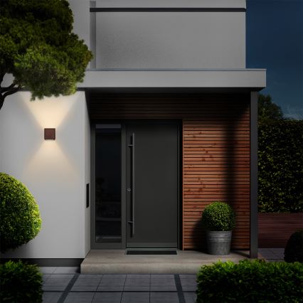 Brilagi - Aplique de parede exterior CUBE LED/6W/230V castanho IP54