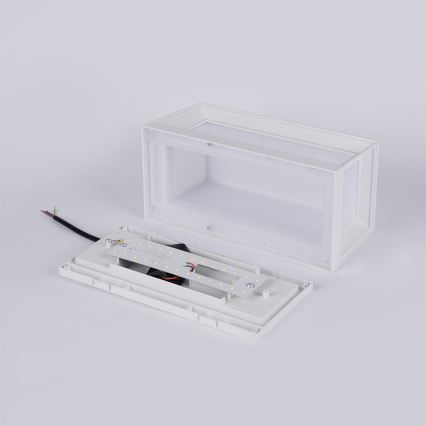 Brilagi - Aplique de parede LED para exterior PARKER LED/12W/230V 3000/4500/6000K branco IP44
