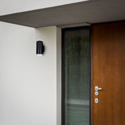 Brilagi - Aplique de parede exterior LED RGBW regulável MATERA 2xGU10/4,8W/230V 3000K IP54 preto + controlo remoto