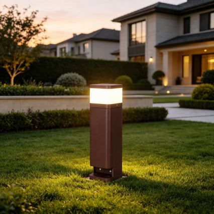 BRILAGI - Candeeiro de exterior com 2 tomadas SCHUKO PILLAR 1xG9/11W/230V IP44 castanho
