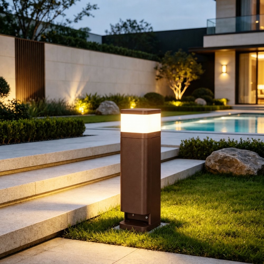 BRILAGI - Candeeiro de exterior com 2 tomadas SCHUKO PILLAR 1xG9/11W/230V IP44 castanho