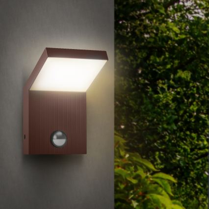 Brilagi - Luminária de parede LED para exterior com sensor RIANO LED/8W/230V castanha IP65