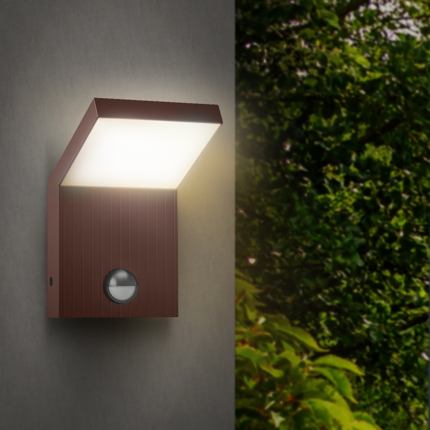 Brilagi - Luminária de parede LED para exterior com sensor RIANO LED/8W/230V castanha IP65