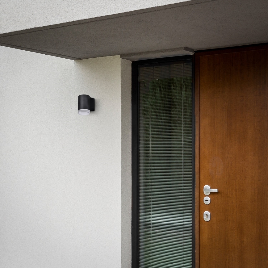 Brilagi - Arandela exterior LED RGBW dimerizável MATERA 1xGU10/4,8W/230V 3000K IP54 preta + comando remoto