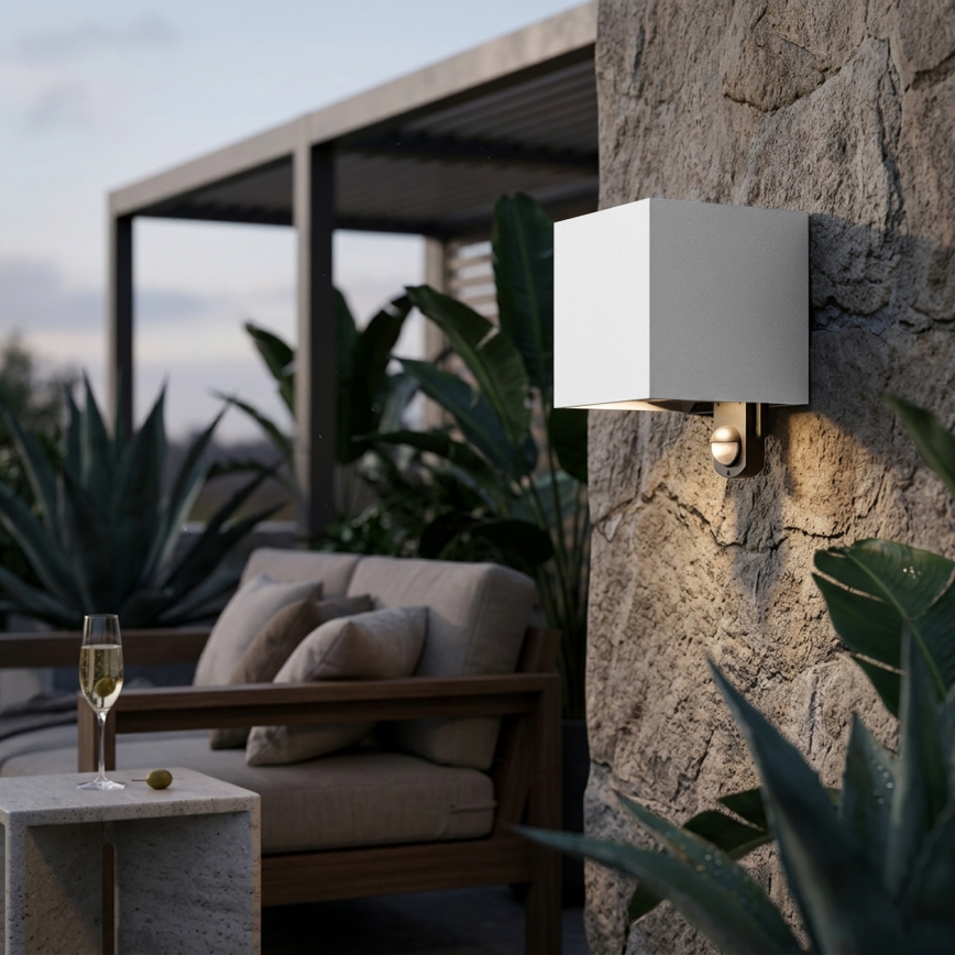 Brilagi - Candeeiro de parede LED para exterior com sensor CUBE, 6W, 230V, cinzento, IP65