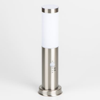Brilagi - Candeeiro exterior com sensor NOVA 1xE27/15W/230V 40 cm IP44 cromo mate