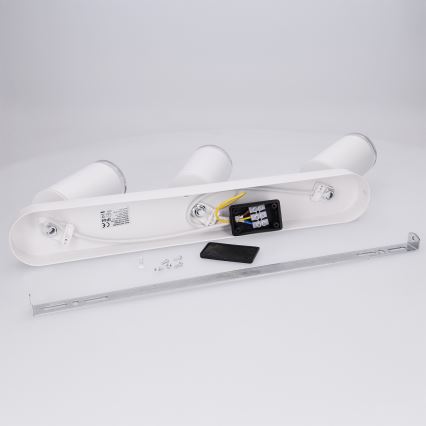 Brilagi - Foco para casa de banho SELE 3xGU10/30W/230V IP44 branco