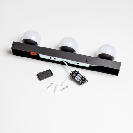 Brilagi - Iluminação LED para espelho de casa de banho HOLLYWOOD 3xLED/3W/230V 39 cm IP44 preta