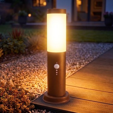 Brilagi - Lâmpada exterior com sensor NOVA 1xE27/15W/230V 40 cm IP44 castanha