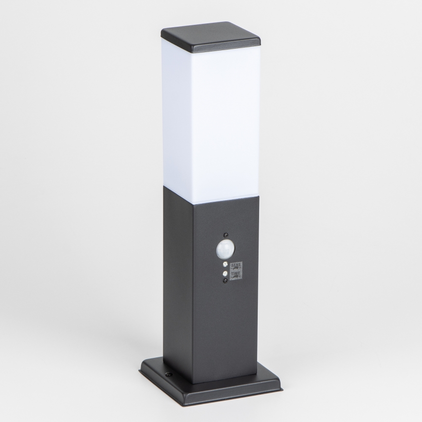 Brilagi - Lâmpada exterior com sensor NOVA 1xE27/15W/230V 40 cm IP44 preta