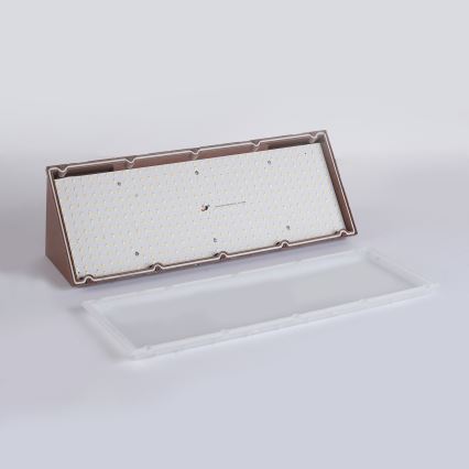 Brilagi - Aplique de parede exterior LED TRIANGLE LED/42W/230V 3000/4000/6500K 45 cm castanho IP65