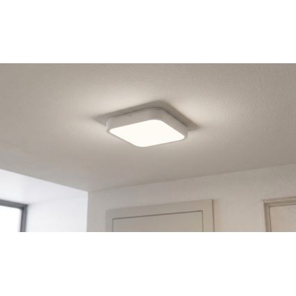 BRILAGI - Plafon LED para casa de banho com sensor ZENNA LED/18W/230V 28,5x28,5 cm IP44 branco + controlo remoto
