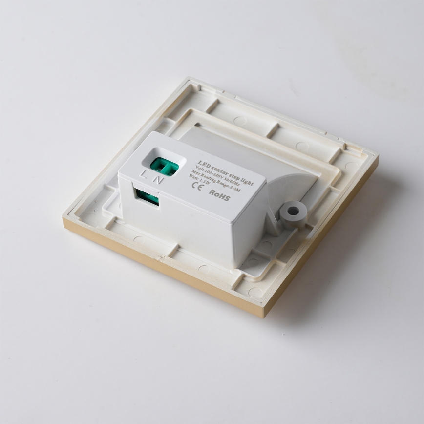 Brilagi - Luminária LED para escadas com sensor STEP LIGHT LED/1,5W/230V IP44 dourada