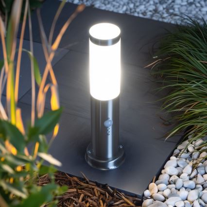 Brilagi - Luminária exterior com sensor NOVA 1xE27/15W/230V 40 cm IP44 em cromo mate