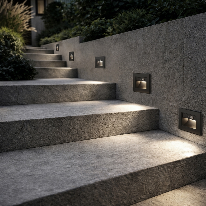 Brilagi - Luminária para escada LED com sensor STEP LIGHT LED/1,5W/230V IP44 preta