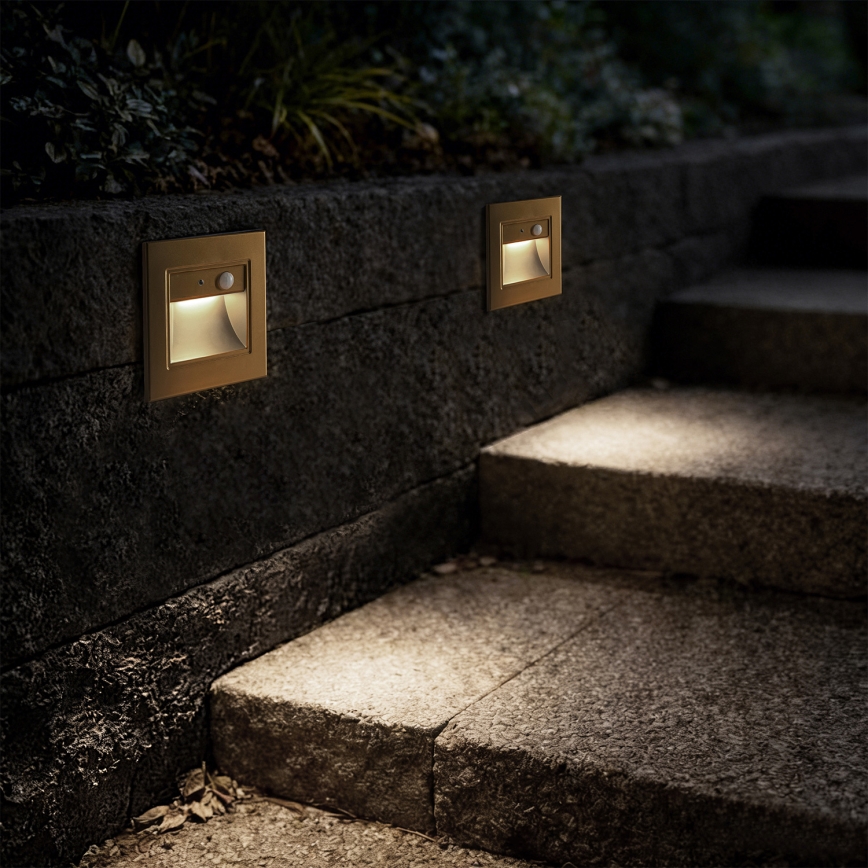Brilagi - Luminária de escada LED com sensor STEP LIGHT LED/1,5W/230V IP44 dourada