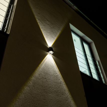 Brilagi - Luminária de parede solar LED PYRAMID LED/2W/3,2V 1300 mAh IP54