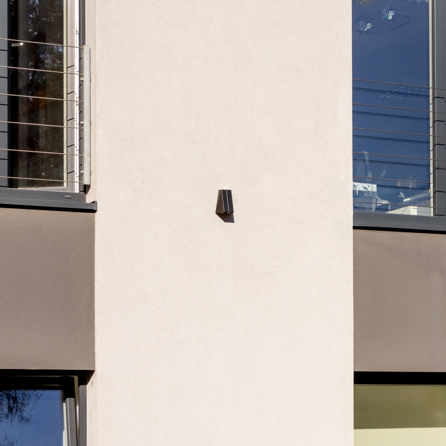 Brilagi - Luminária de parede solar LED PYRAMID LED/2W/3,2V 1300 mAh IP54