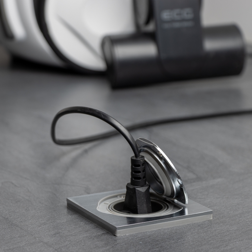 Brilagi - Tomada de chão de encastrar para exterior IP55 cromado mate quadrado