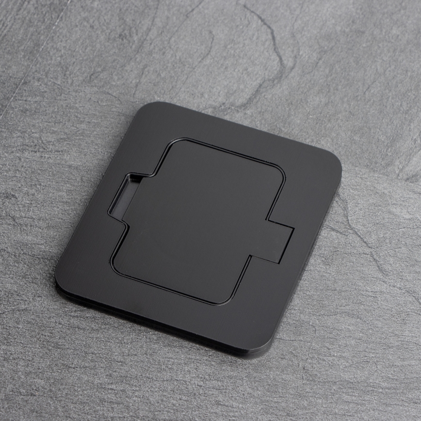 Brilagi - Tomada de piso embutida para exterior IP55 preta retangular