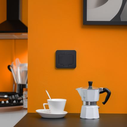 Brilagi - Tomada de piso embutida para exterior IP55 preta retangular