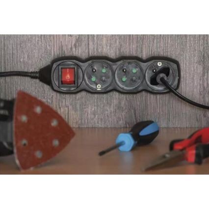 Extensão com interruptor 3P 3m preta