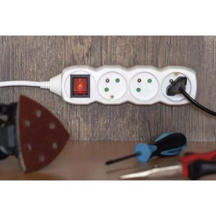 Extensão com interruptor 6 tomadas 3m branca