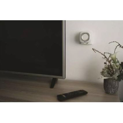 Campainha sem fios para tomada 230V + 1xCR2032 IP44 branca