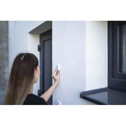 Campainha sem fios para tomada 230V + 1xCR2032 IP44 branca