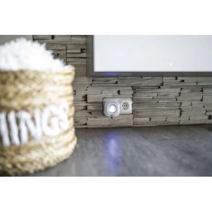 Campainha sem fios para tomada 230V + 1xCR2032 IP44 branca