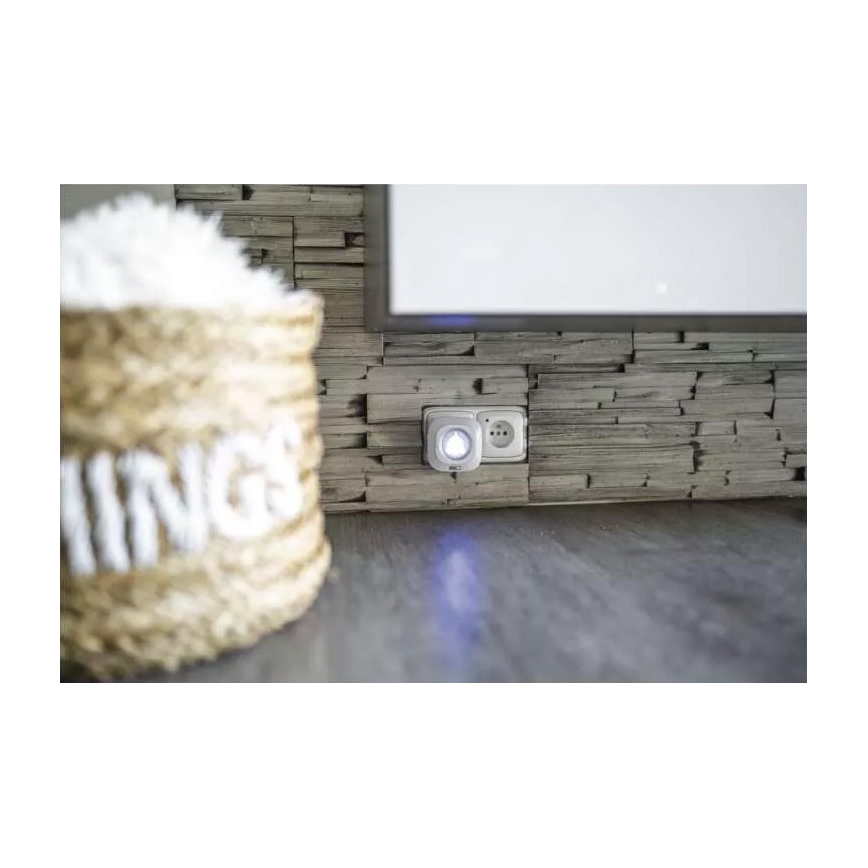 Campainha sem fios para tomada 230V + 1xCR2032 IP44 branca