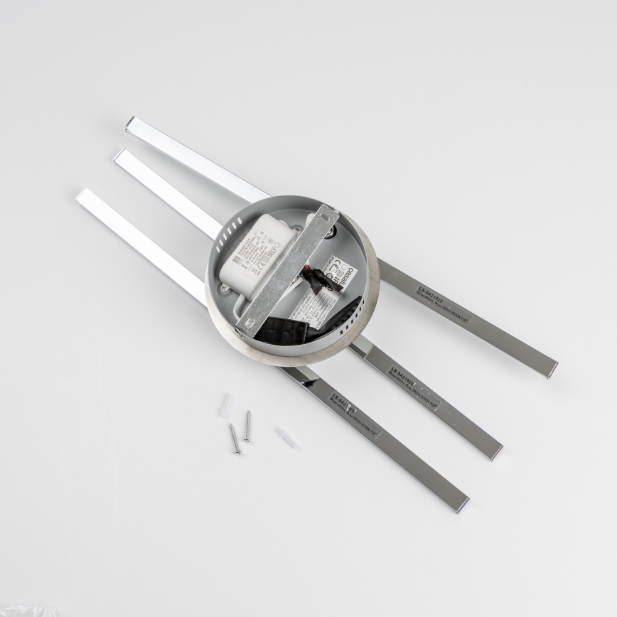 Candeeiro de tecto LED 3xLED/3W/230V cromo brilhante