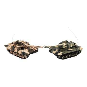 Carros RC e tanques com comando à distância — alimentados por 2xAA, acabamento camuflado