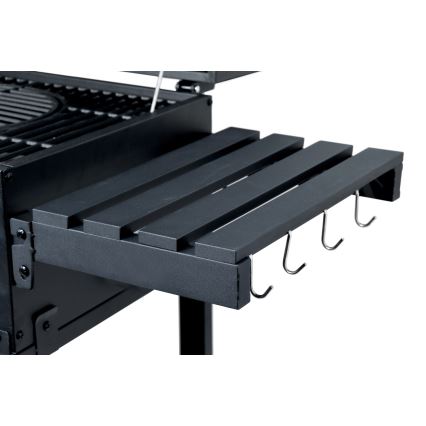 Churrasqueira a carvão preto