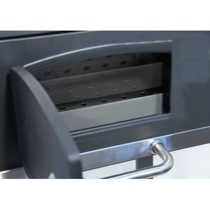 Churrasqueira a carvão preto