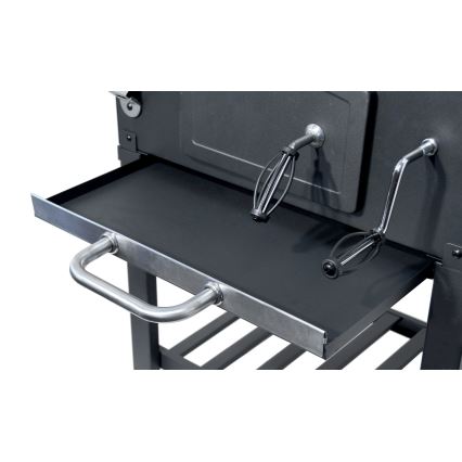 Churrasqueira a carvão preto