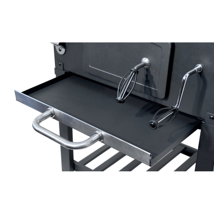 Churrasqueira a carvão preto